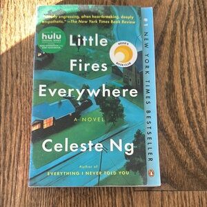 Little Fires Everywhere by Celeste Ng - Hardcover